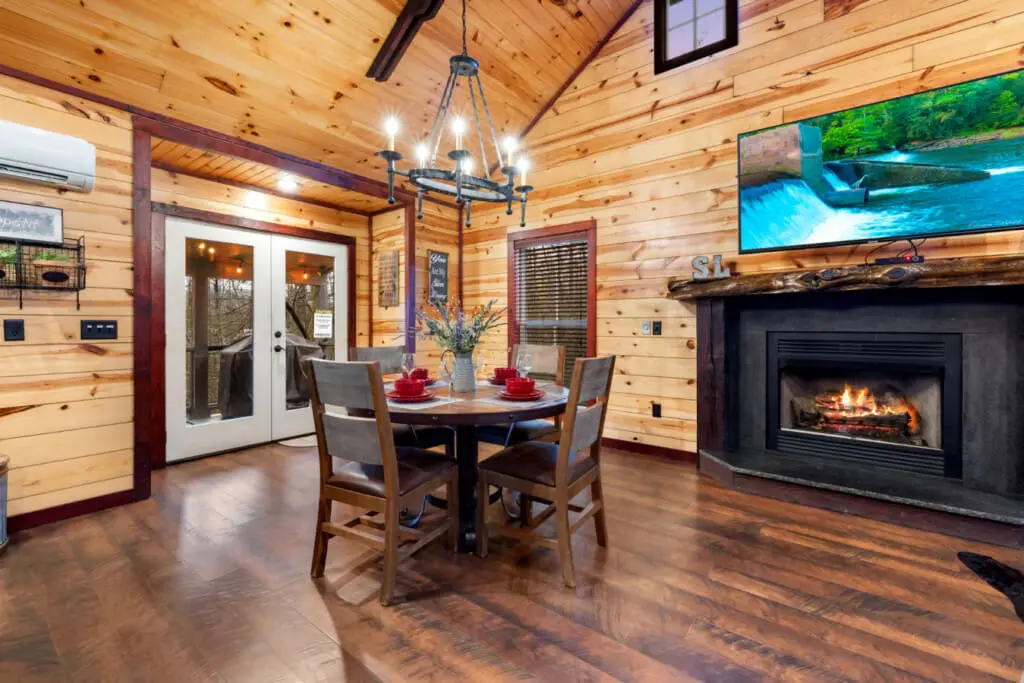 Cabin vibes and cozy nights. This is exactly where I want to be.
