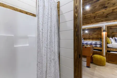 65934 445614 zyl9JudOq2awkWImM1fSgdIYB8JnFi8irVLHTkEL7EA 68f971081df43.jpg