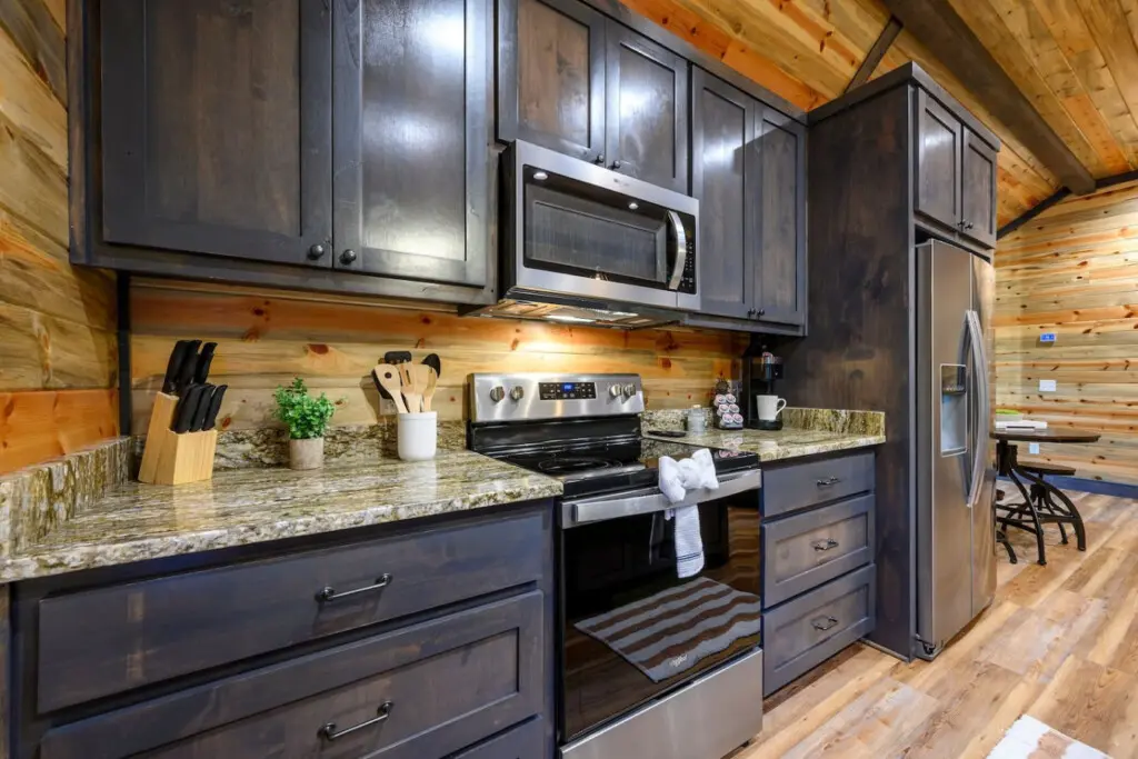 65934 403832 CyMCzoO0T2ZYgI6m5G5us3VbeTDZTZA97X6 RvZnwgM 6853a1bbc2186.jpg