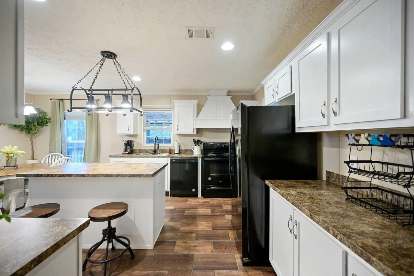 65934 448814 hXtVr QoJahlbYDWGIqHD92DL3KX0QvOqvKETpzvAK0 6907a38f15826.jpg