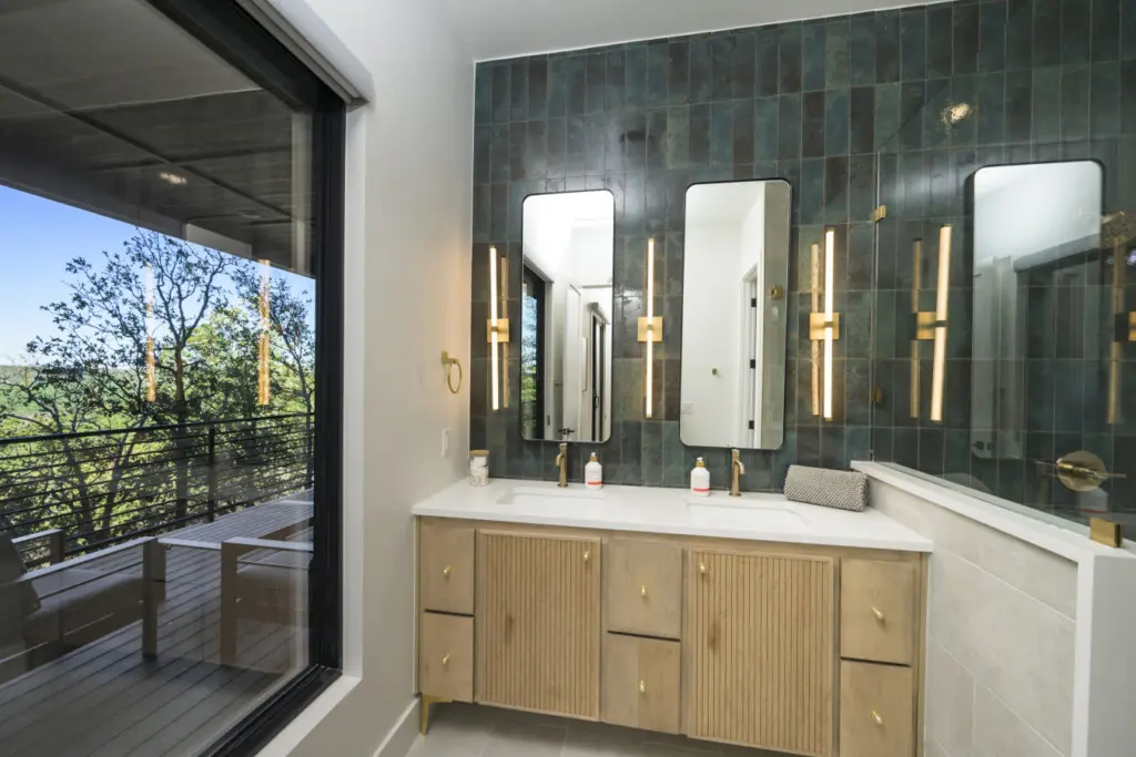 65934 457761 Mr7Q0xQWfJYKX llWNVSylIxbLVYumC5xpDfTN2XDiY 6925de692221a.jpg