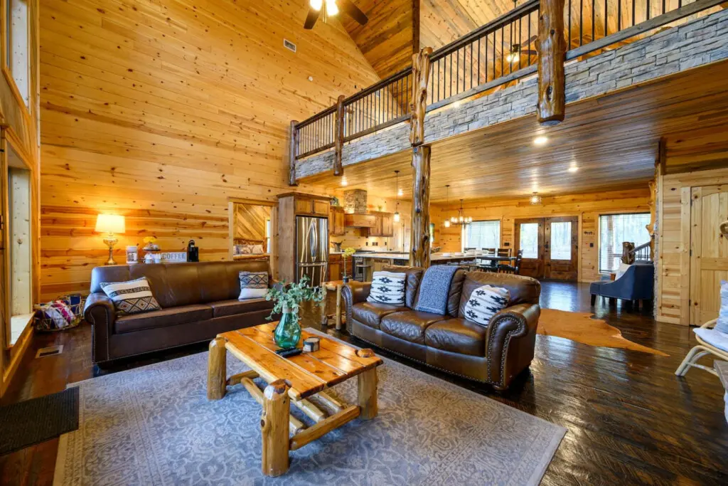 Cozy corners, warm vibes, and cabin feels at Treetop