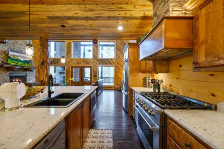 Good food, great company, Treetop vibes