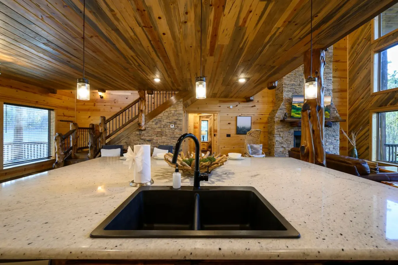 Treetop kitchen: cook, connect, and enjoy the cabin life