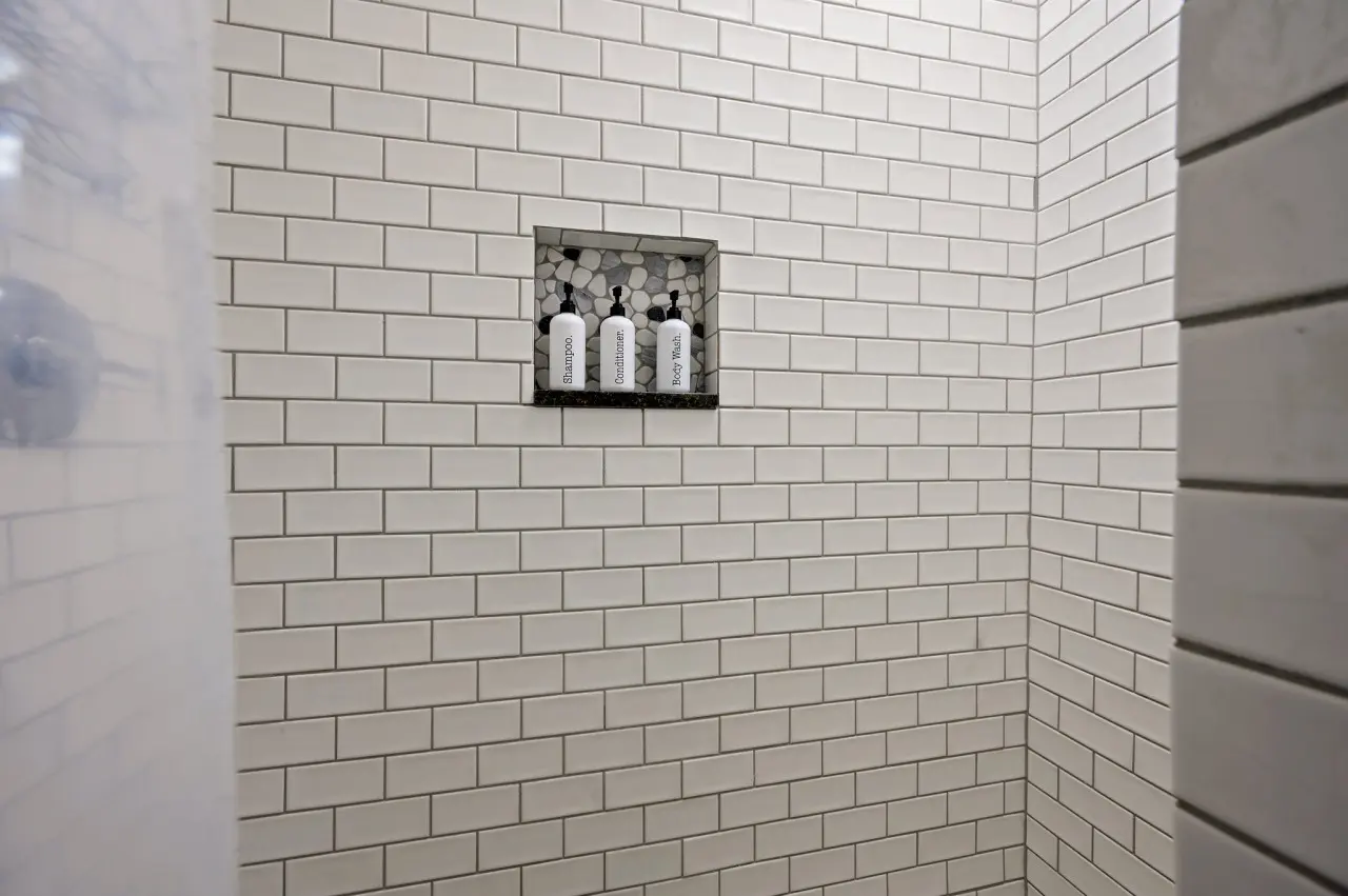 Our Cabin offers a delightful array of amenities, including rejuvenating shampoo, nourishing conditioner, and invigorating shower gel, ensuring a refreshing and indulgent experience every time you step in.
