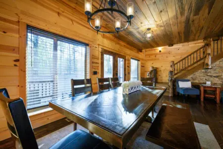 Dining with a side of pine-scented air at Treetop