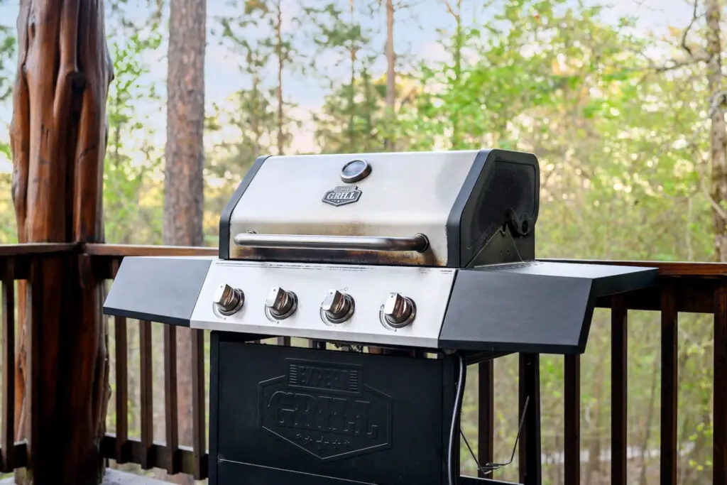 Fire up the grill and enjoy the view at Treetop