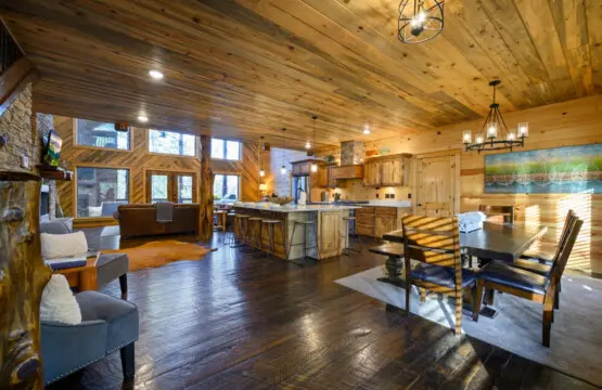 fesh air, forest views, and a cozy dining spot at Treetop