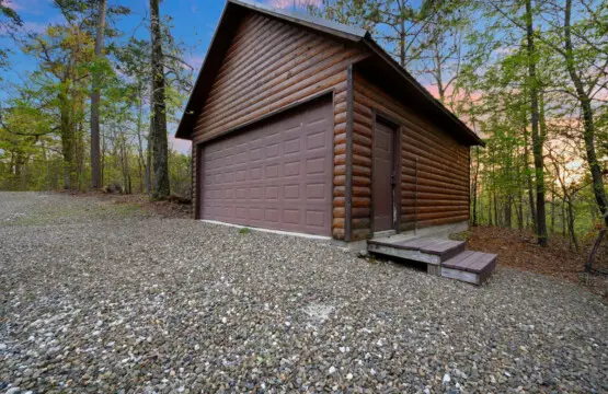 A cabin in the trees just hits different at Treetop