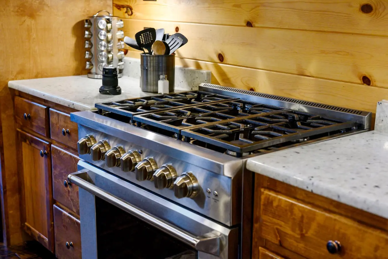 Treetop kitchen: for chefs, bakers, and snack lovers alike