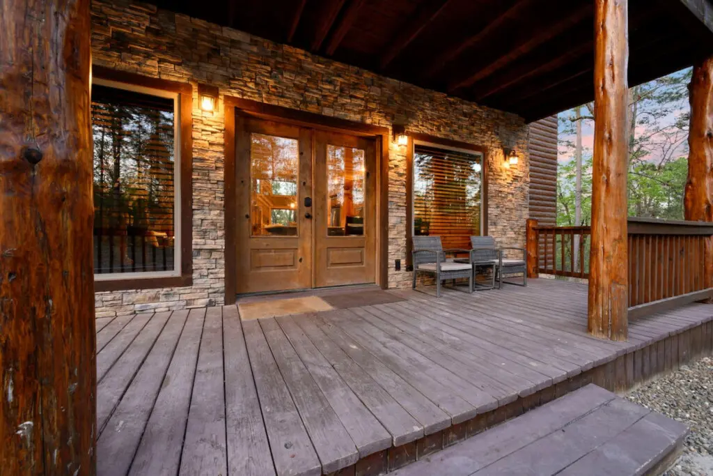 This cabin feels like home