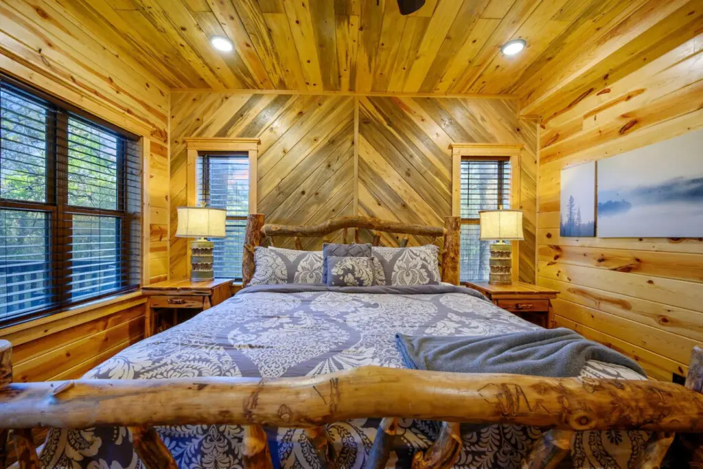 Treetop bedrooms: your retreat after a day in the woods