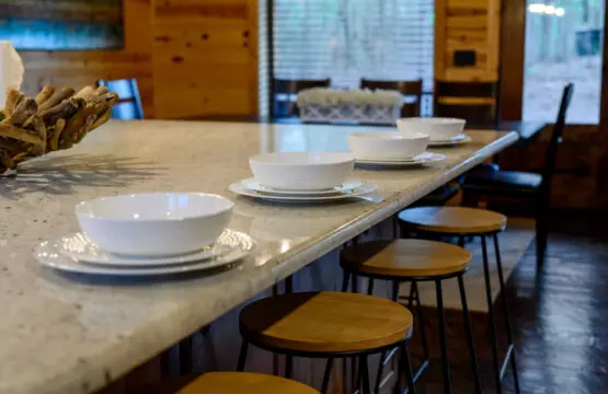 Treetop meals: made with love, enjoyed with nature