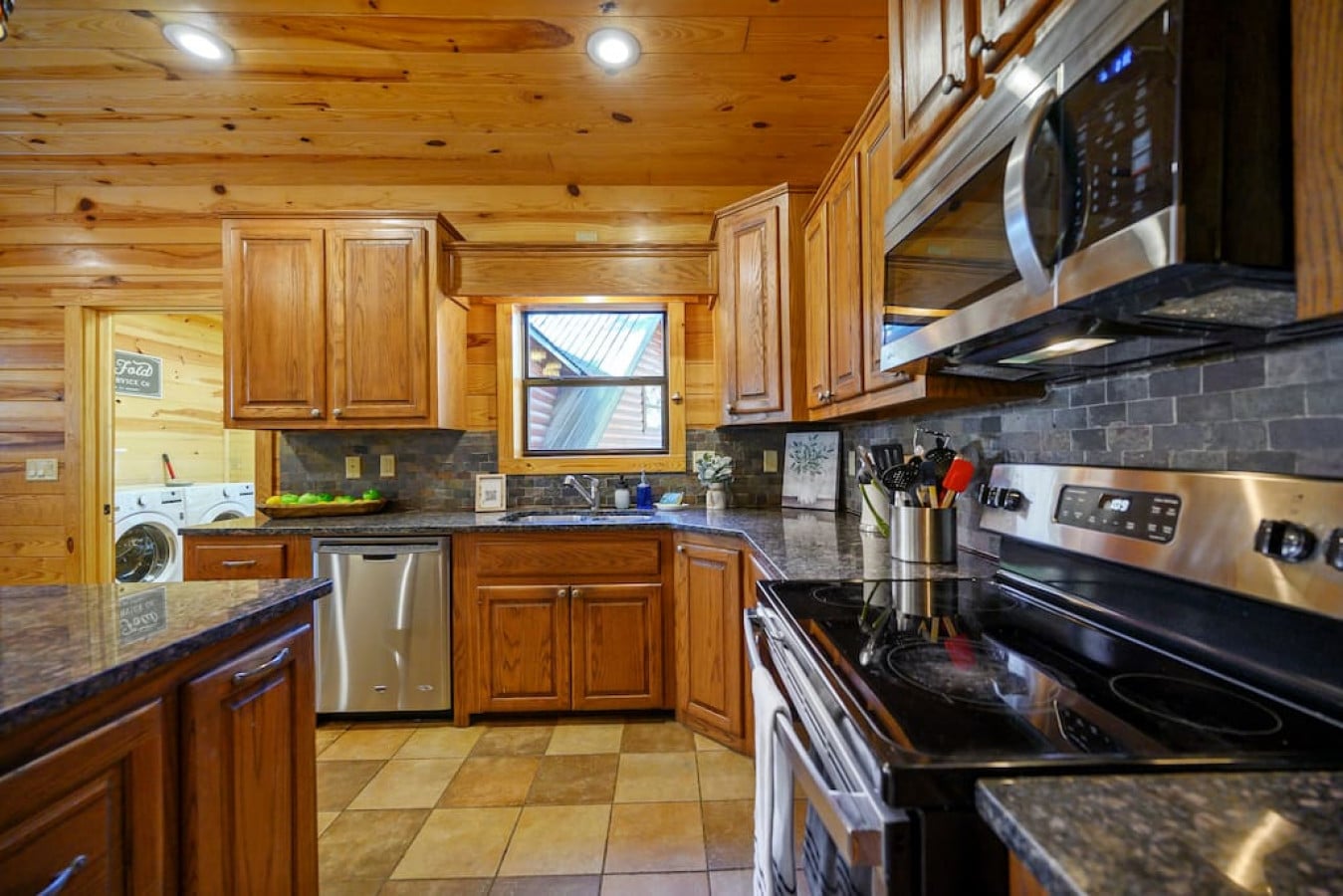 Fully equipped and ready for your favorite recipes.