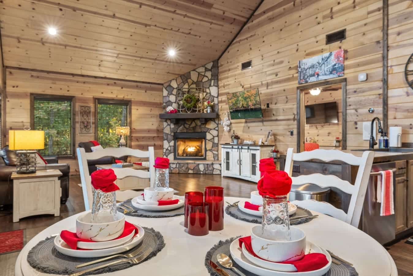 Elegance in every detail—let’s gather around and feast!