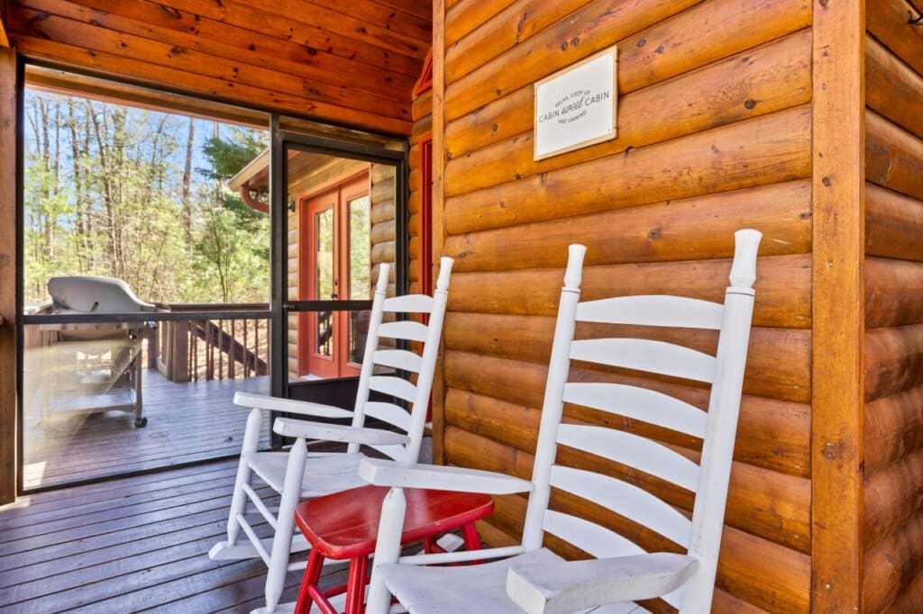 A touch of sophistication: our white wooden chairs add a fresh and modern flair.