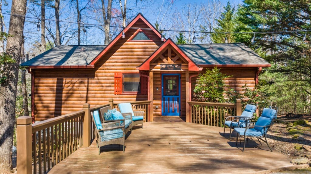 Embrace nature's embrace: find open-air relaxation at our cozy cabin retreat.