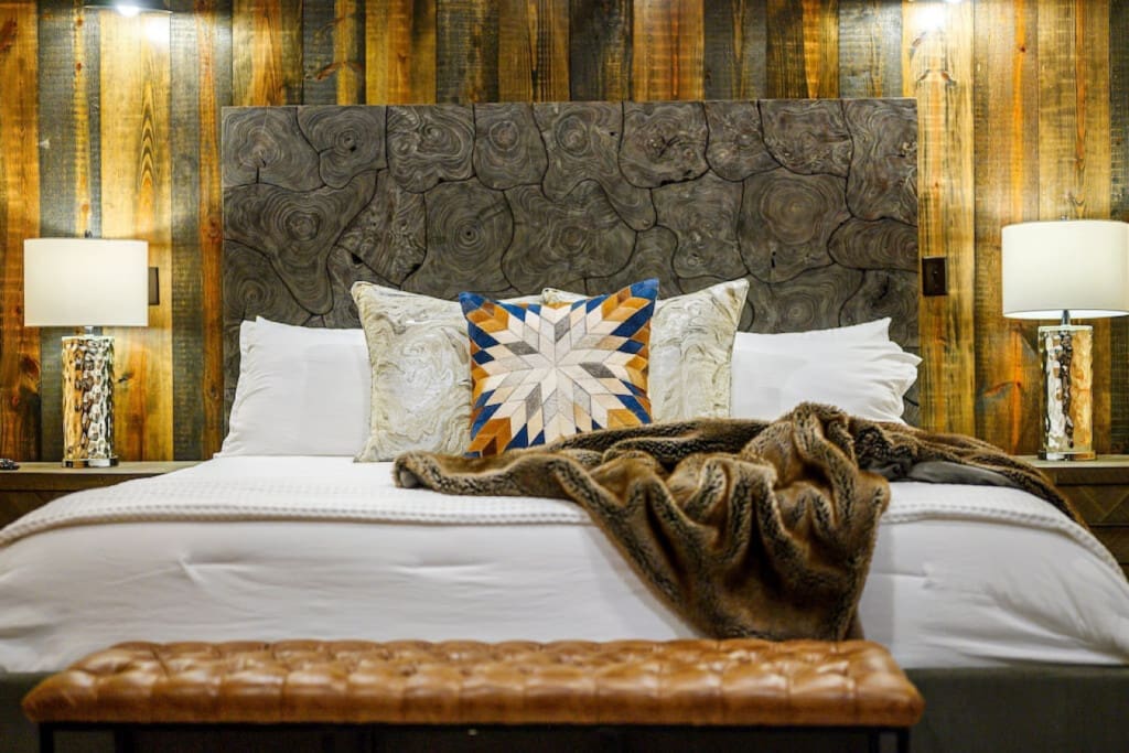 Unplugged has a 2 King En-Suites.