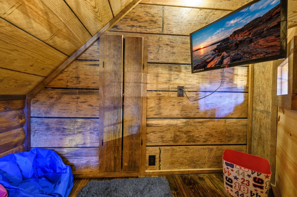 Daydream Chalet kid's playroom.