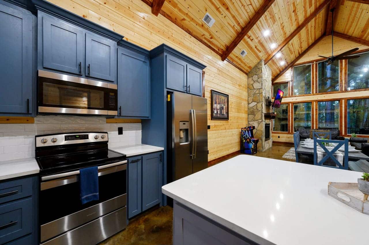 Let our white countertops brighten and refresh your space.