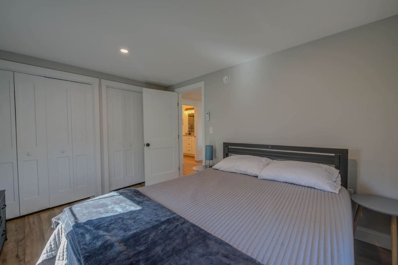 Let our pillows cradle you in comfort, offering a soft embrace that lulls you into a peaceful slumber.