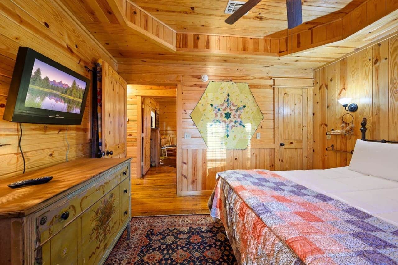 A cabin retreat where comfort and entertainment converge.