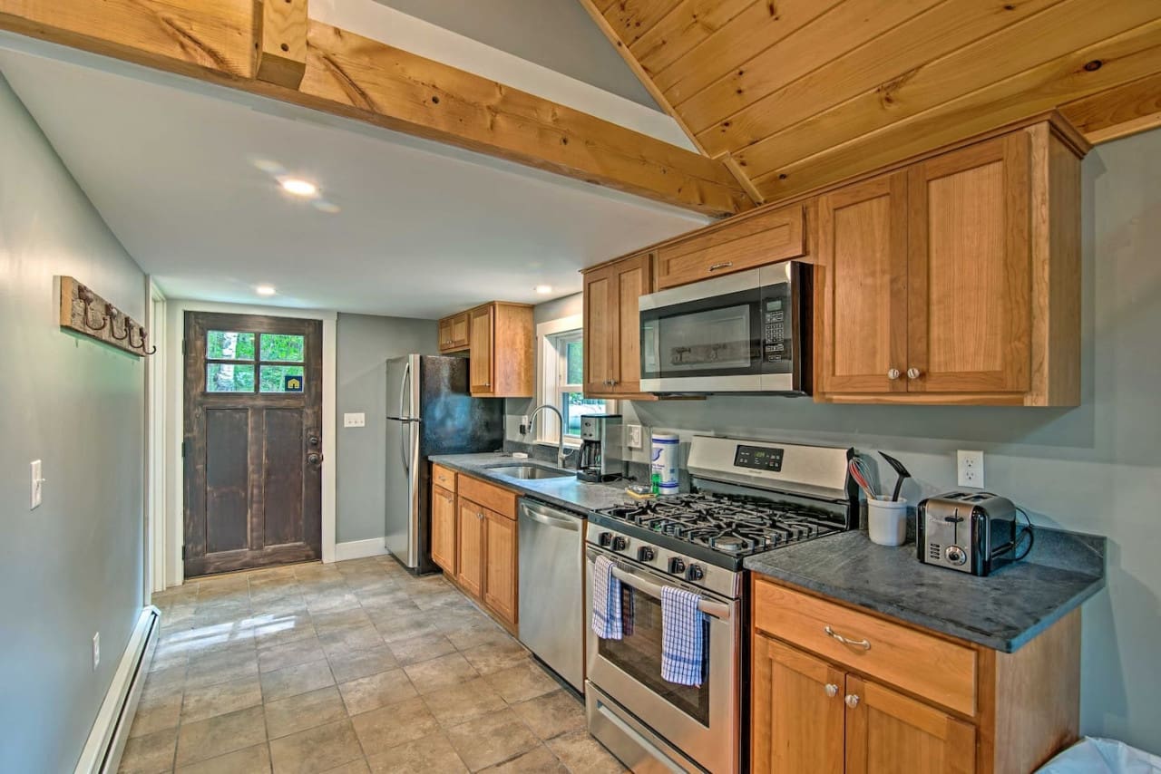 Timber & Steel: Where Kitchen Comfort Marries with Modern Efficiency