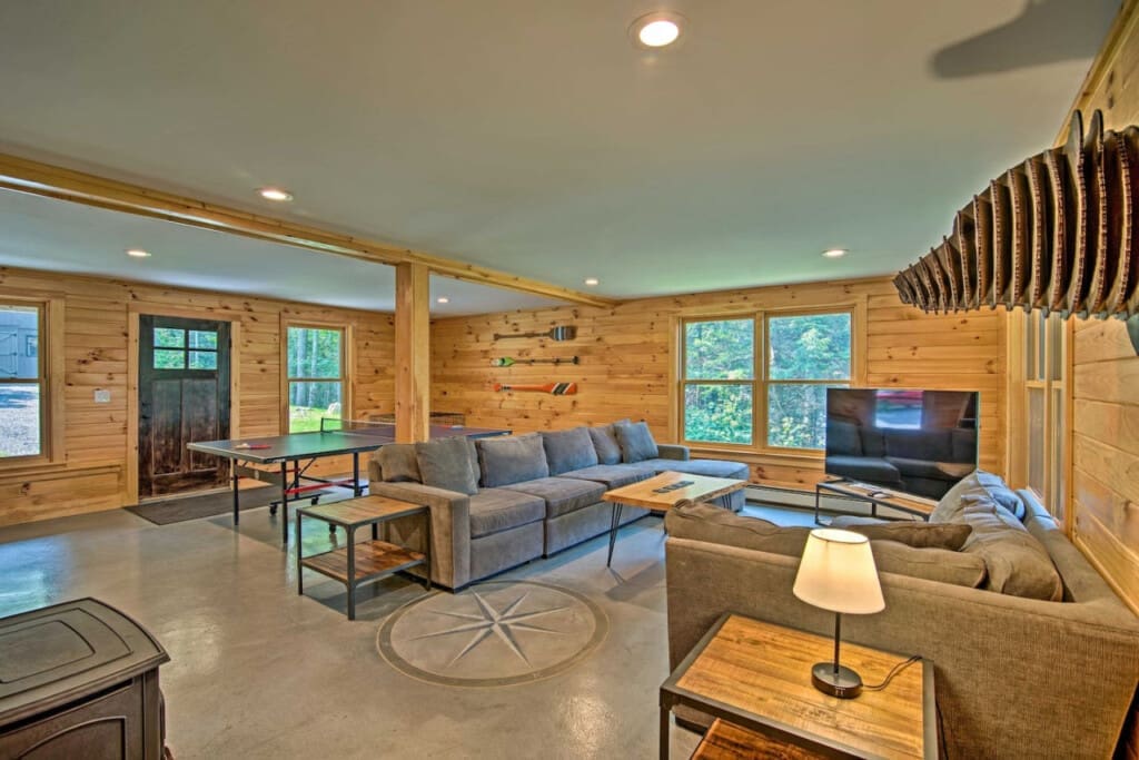 Tranquil Transitions: Where the Living Room Seamlessly Connects Indoor Comfort with Outdoor Wonder.