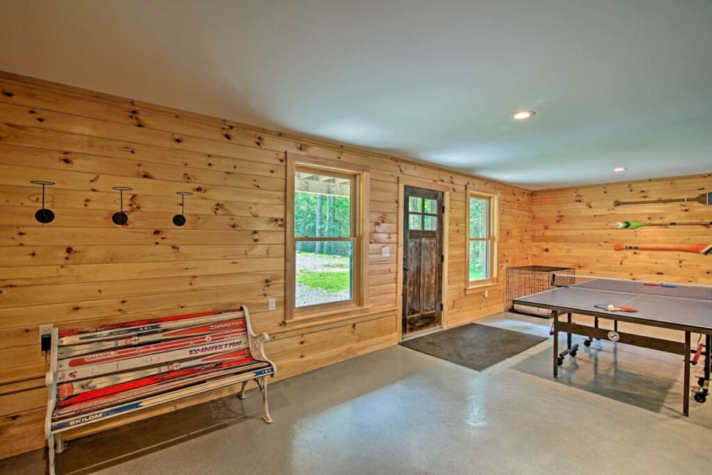 Benchside View: Where Ping Pong Matches Unfold Before Your Eyes