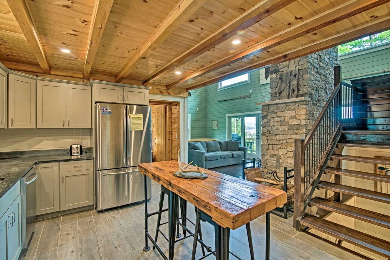 Rise and Dine: Where Stairs Lead to Morning Meals and Culinary Adventures