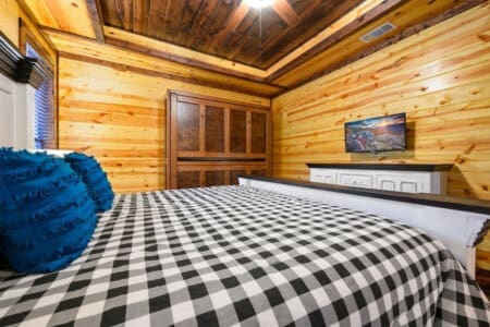Bedroom views that capture the essence of cabin living