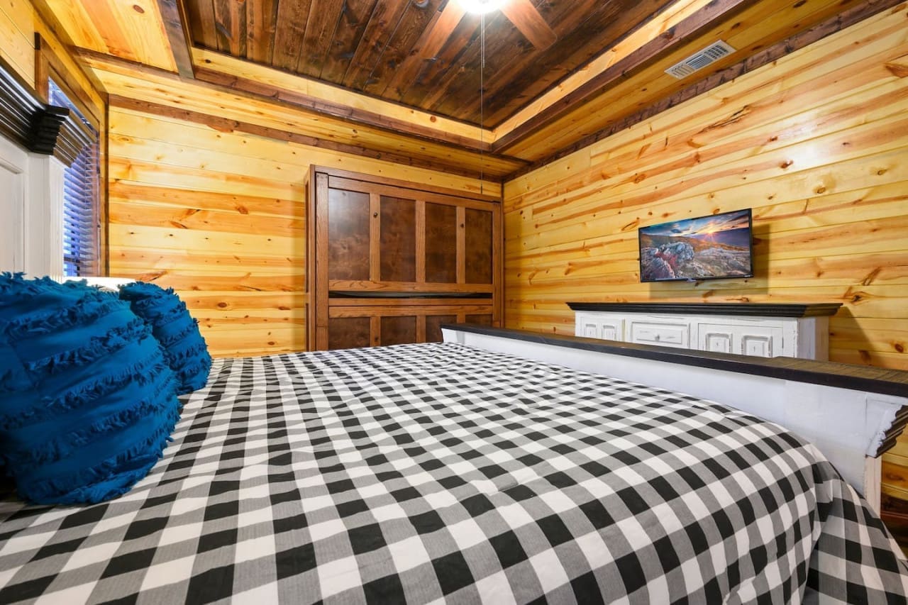 Bedroom views that capture the essence of cabin living