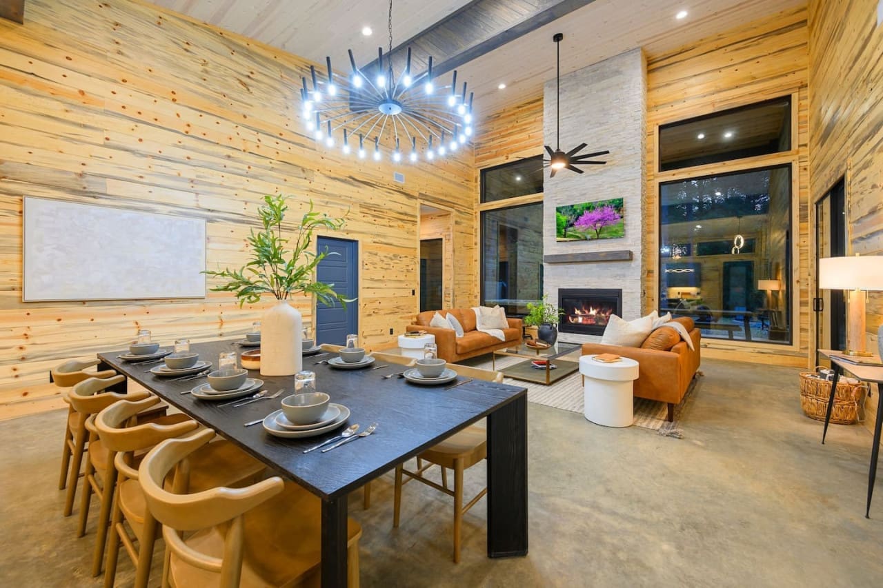 Where rustic charm meets delicious delights—your perfect dining retreat awaits.