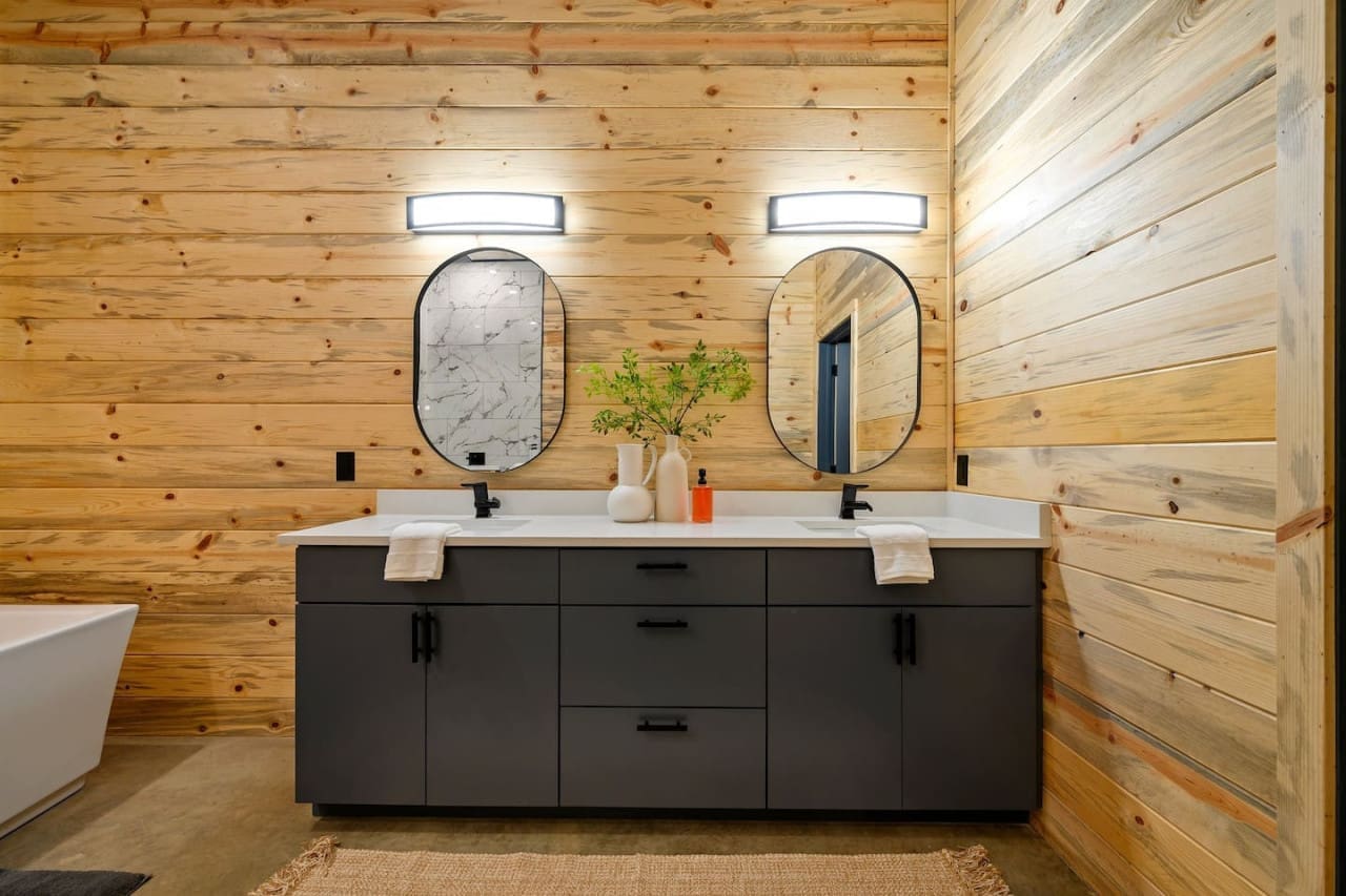 Double the sinks, double the convenience—perfect for sharing cabin moments.