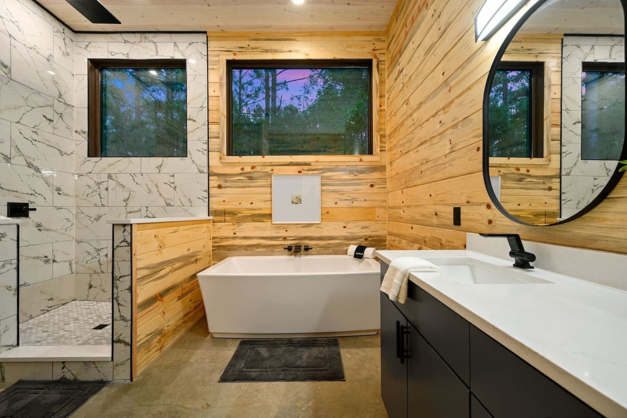 From a relaxing soak to a refreshing shower—enjoy the best of both worlds in your cabin retreat.