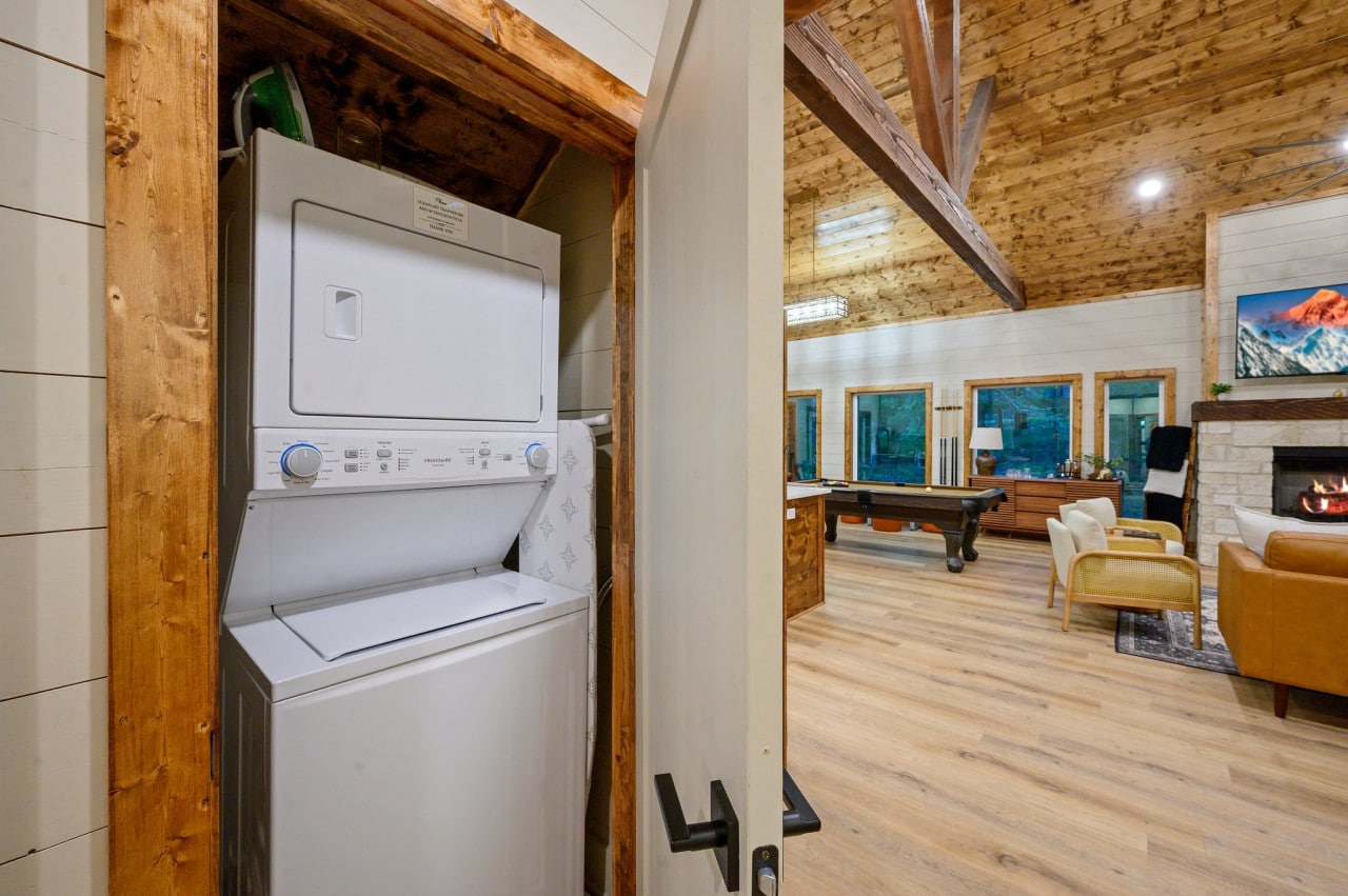 Keep your laundry in check with a room that offers smart solutions and a clean, contemporary look.