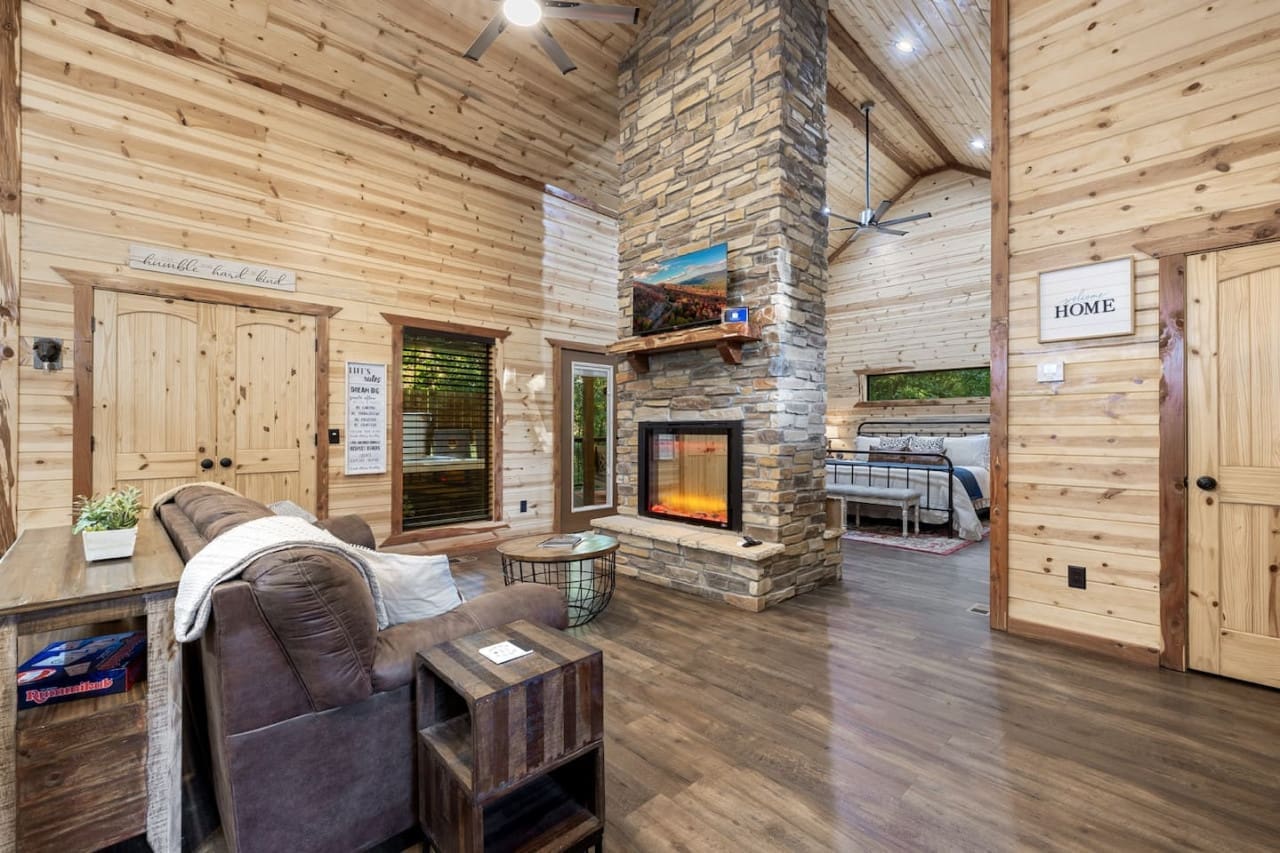 "We had a very relaxing getaway. The place was perfect. It was clean and had all the necessities. The host was great, very quick with responses when I had a question. We will be back." - Phaedra