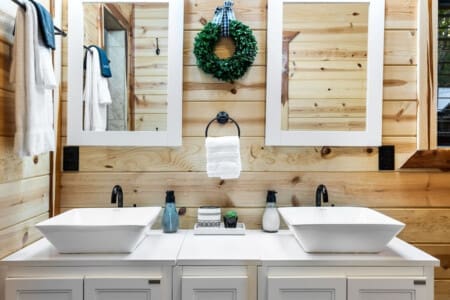 "Best hosts ever! They exceeded our expectations, always responded to our questions and needs quickly. The cabin was really cozy and gave us the perfect place to relax after long walks on many trails." - Levi