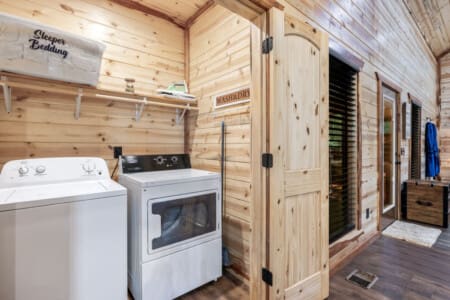 "This cabin is beautiful and well equipped for a weekend getaway! My friends and I stopped here on our cross country road trip and wish we could have stayed longer." - Grace
