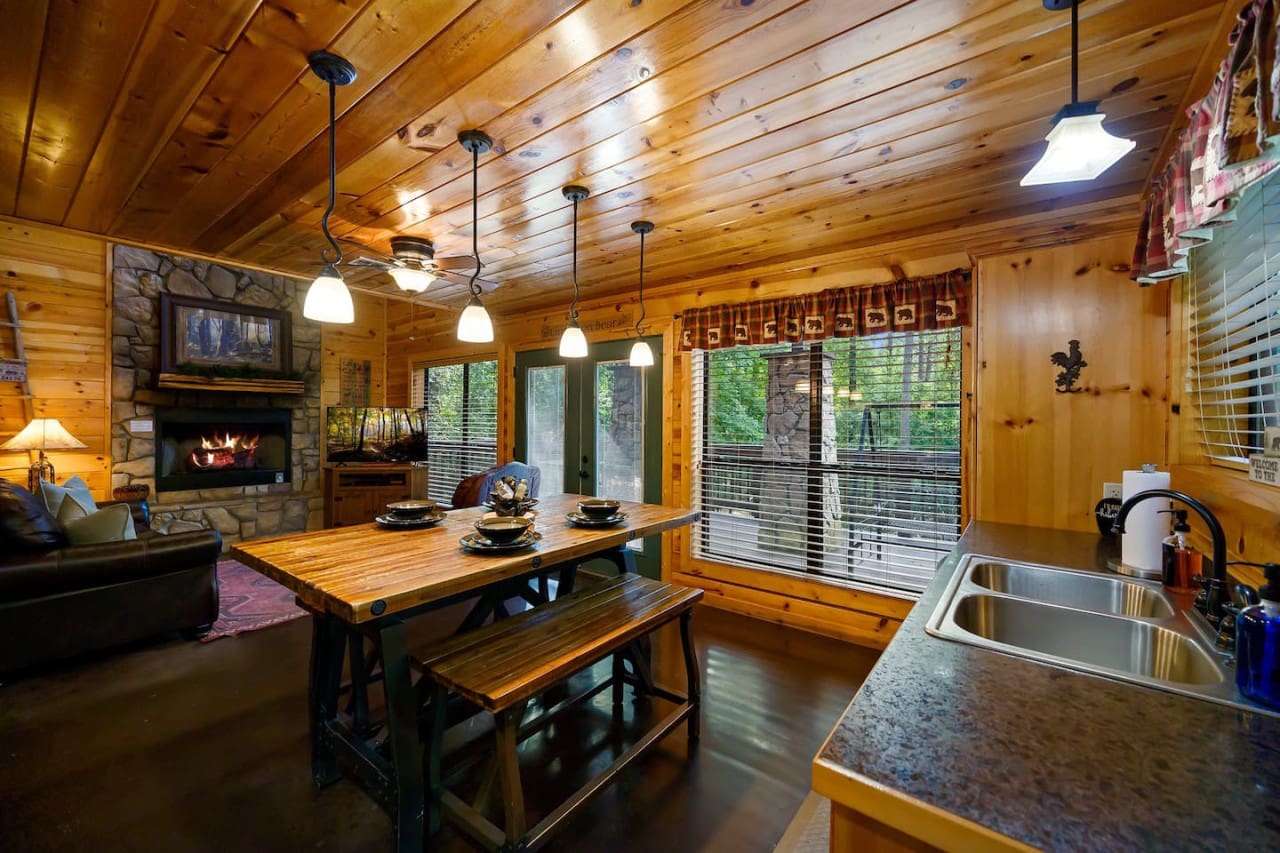 Embrace the beauty of open spaces with a view that brings together the comfort of our living room and the functionality of our modern kitchen.