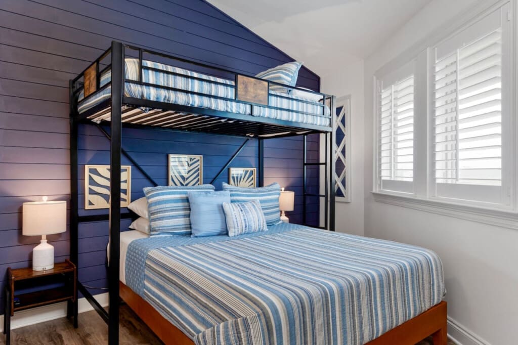 Space-Saving Solution: Optimize room space with our practical bunk bed for kids.