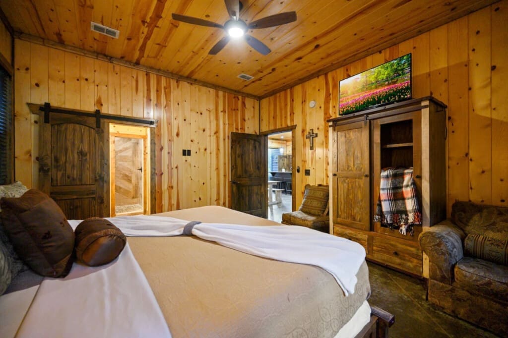 From plush bedding to charming details, our bedroom is your perfect haven for relaxation and rejuvenation.