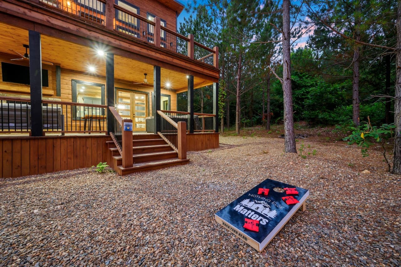 Aim, toss, score! Who's ready for some serious cornhole action?