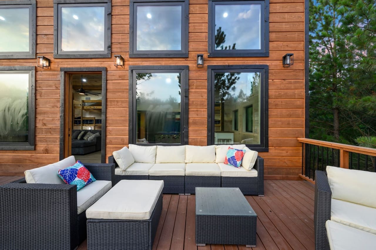 Where comfort meets the outdoors—perfect for lazy afternoons!