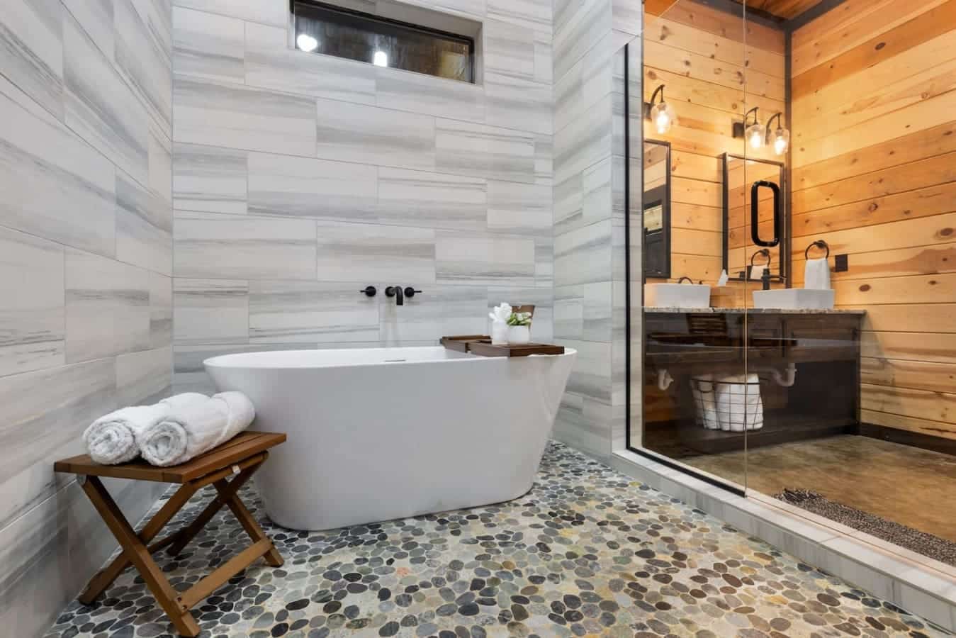 Bathtub moments that feel like a getaway.