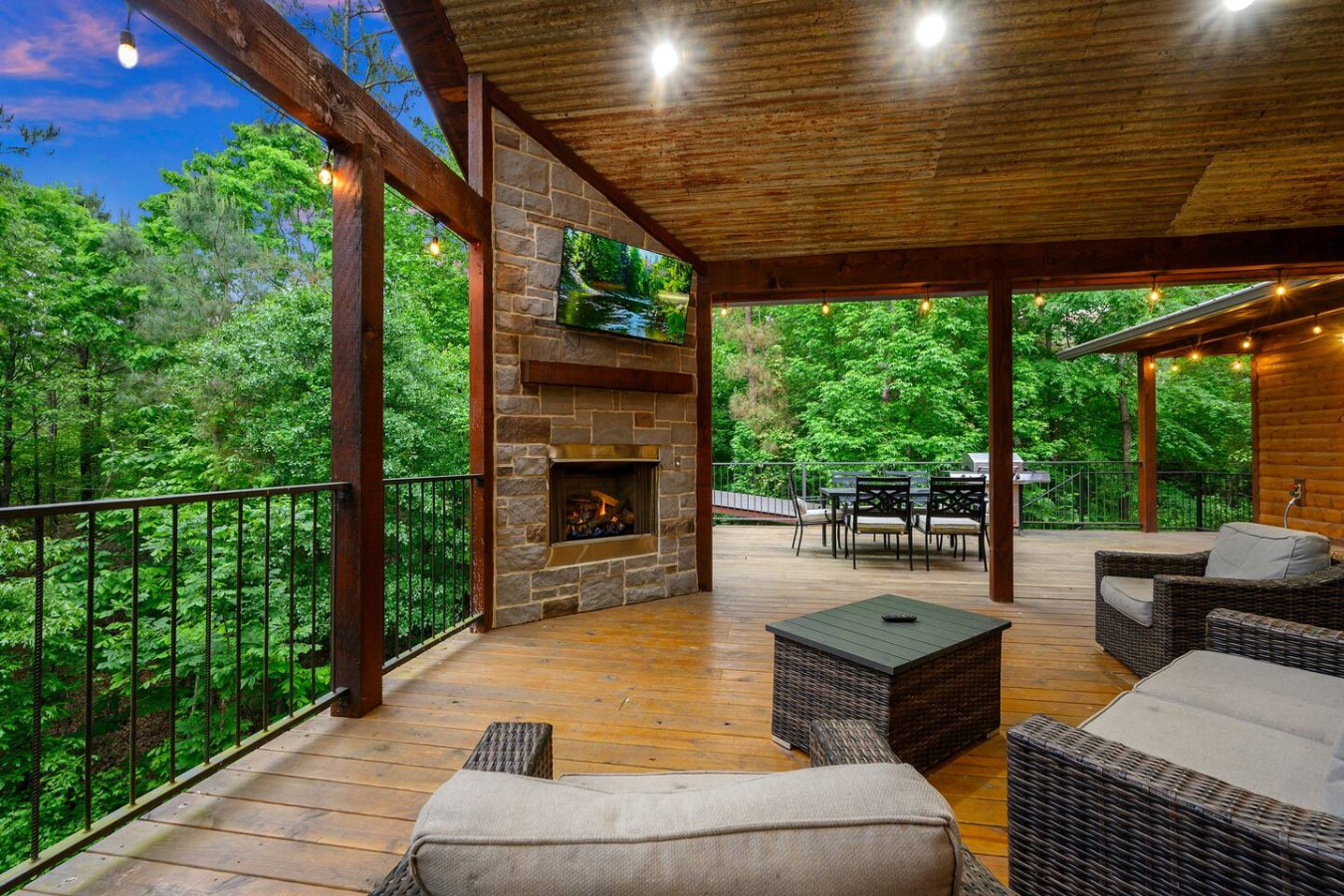Sip coffee or cocktails with a forest view.