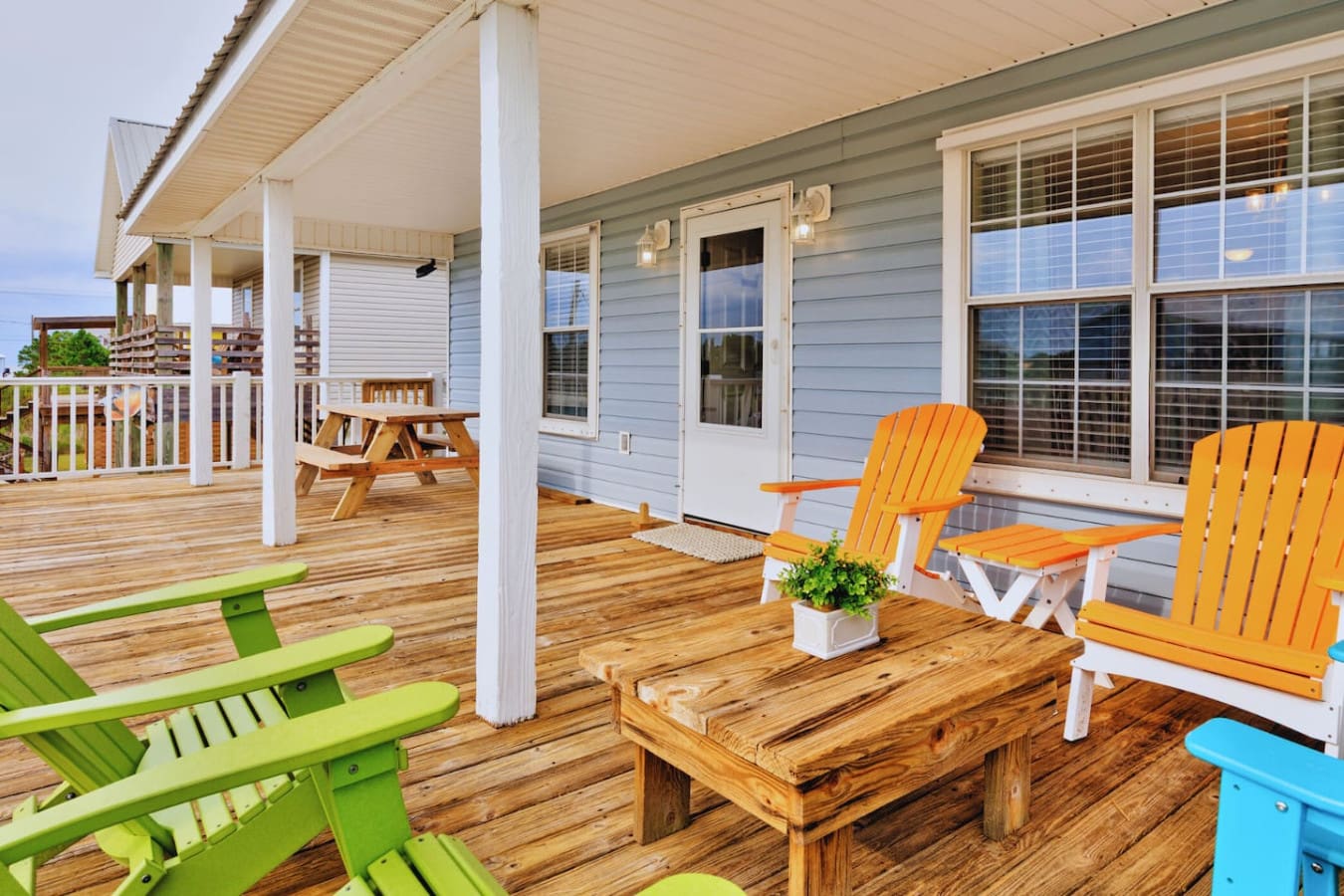 This is where sunrise breakfasts and sunset chats happen.