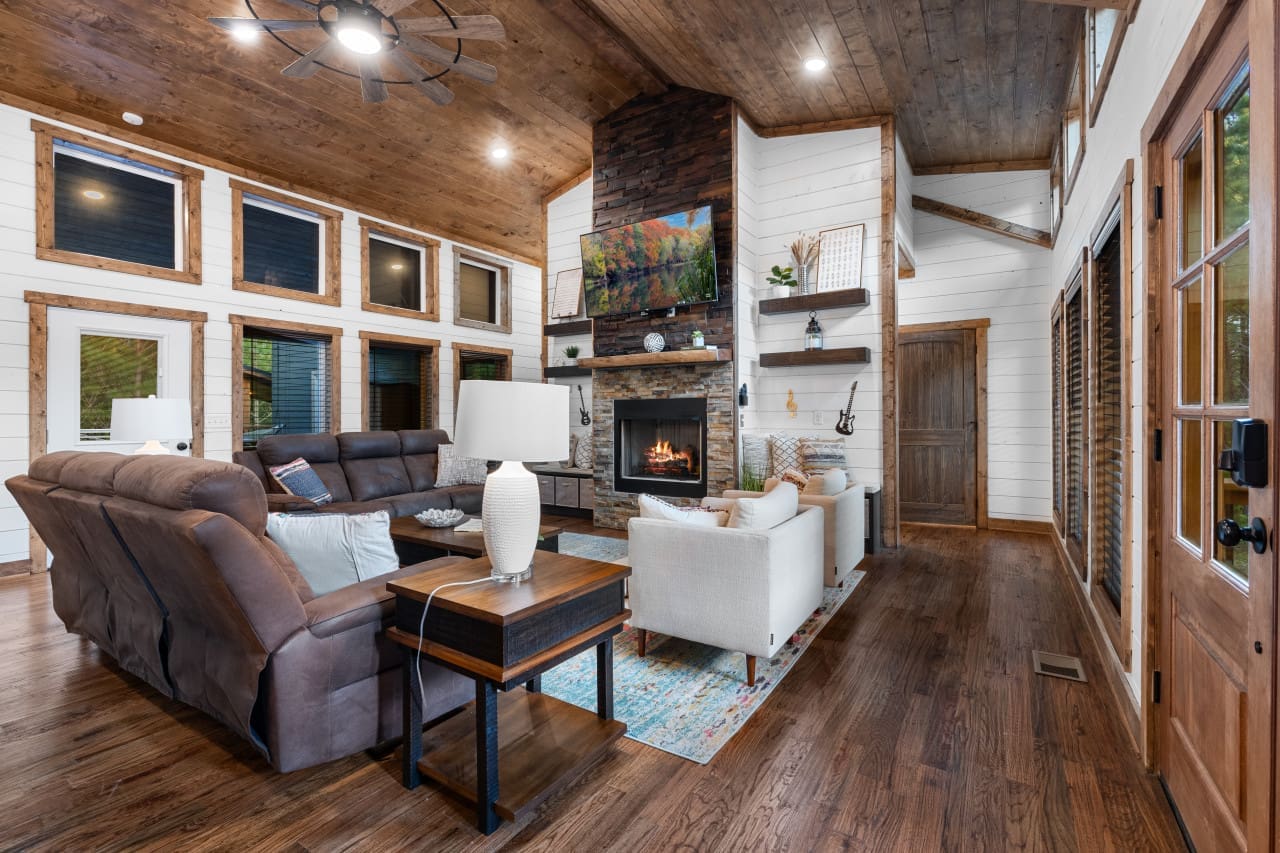 From the woodsy decor to the warm ambiance, our cabin interior exudes comfort and coziness at every turn.