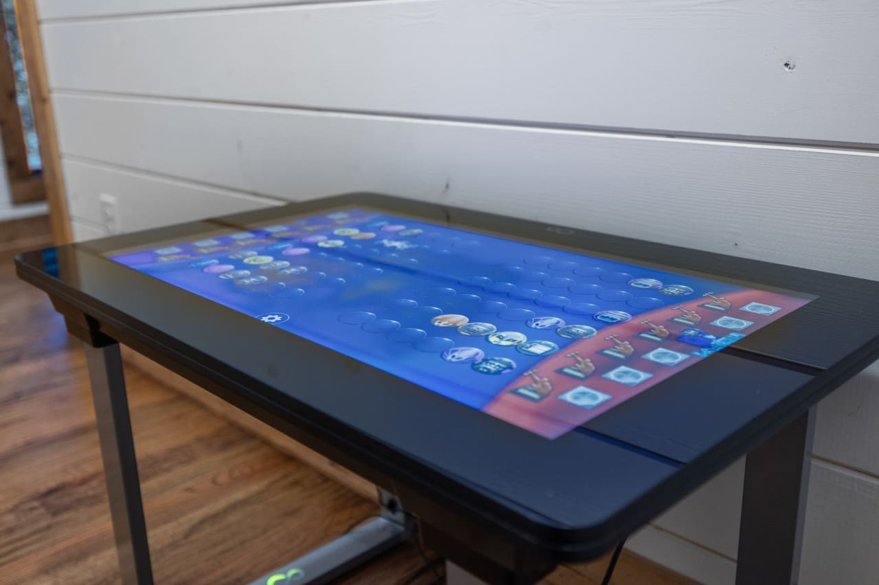 Immerse yourself in interactive adventures and epic battles, all at the touch of a screen.