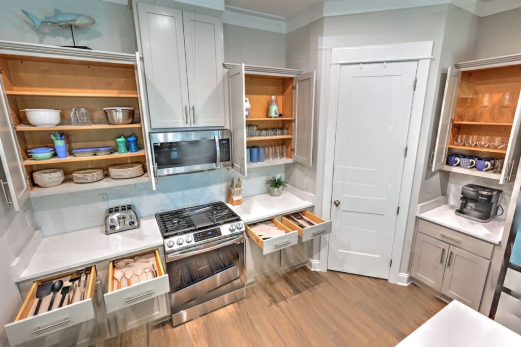 This kitchen is basically a chef's dream with all those smart storage solutions and that gorgeous gas range ready for you to actually cook something amazing during your stay.